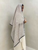 شال طرح گل کد 310067 - تصویر 5