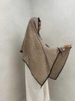 شال طرح گل کد 310067 - تصویر 2