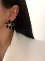 گوشواره گل میناکاری کد 310408 - تصویر 3