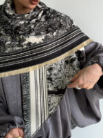 روسری طرحدار 3 گوش کد 310668 - تصویر 5