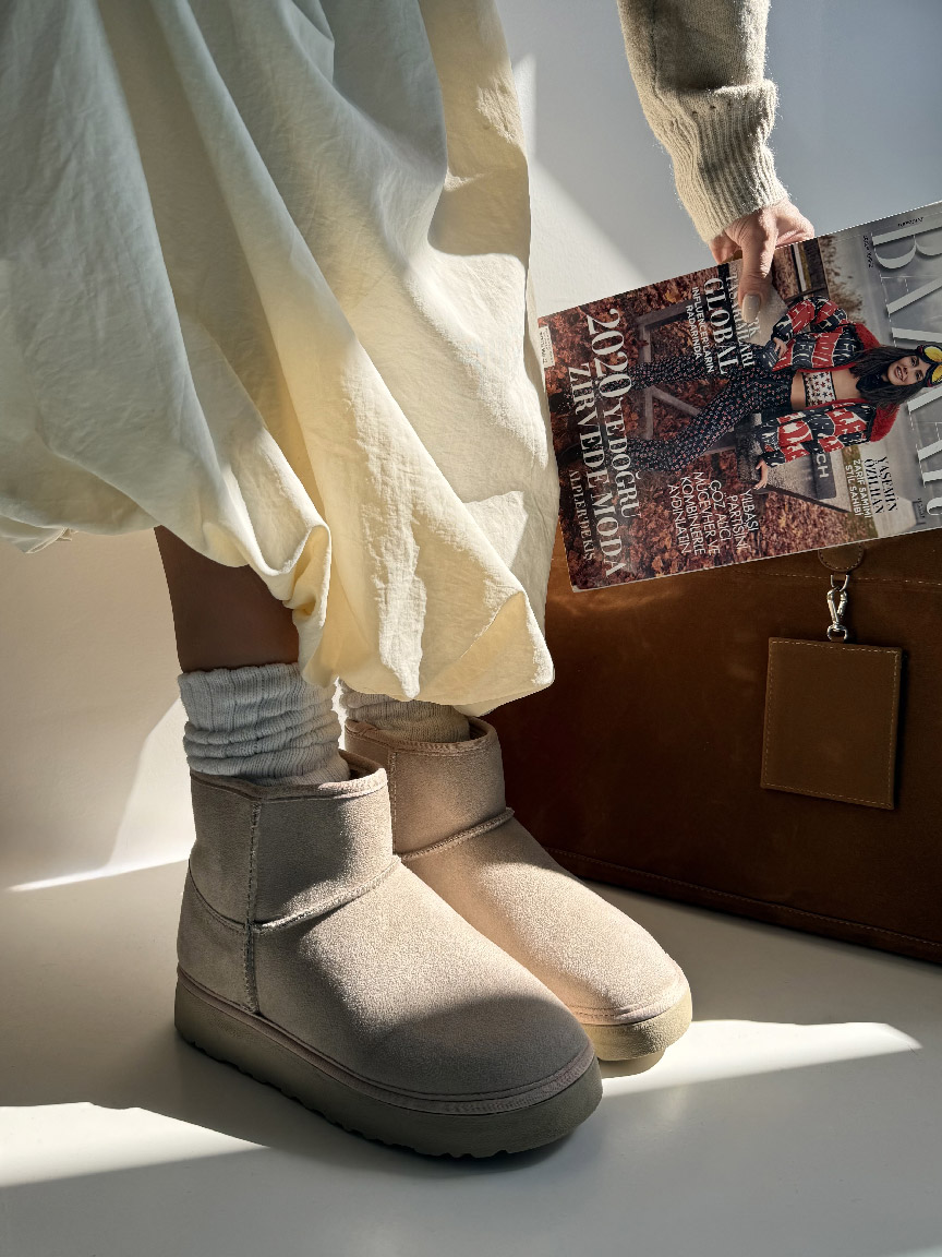 IMG_4335 نیم بوت UGG کد 141099 - تصویر 1